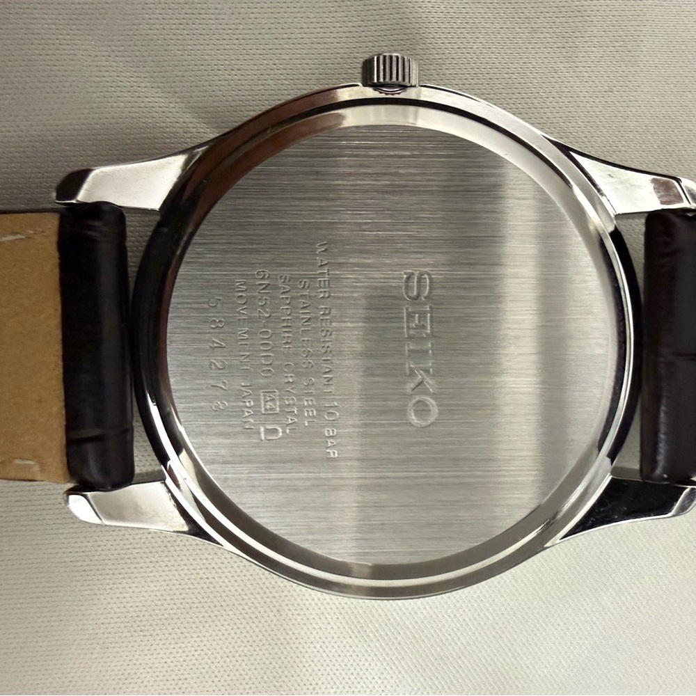 Seiko Noble Quartz Mens Watch.  Antique white dial, dark brown strap. - Picture 5 of 6